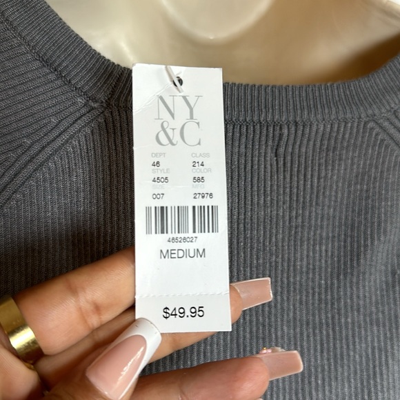 New York and Company sweater three-quarter sleeves - Picture 5 of 7